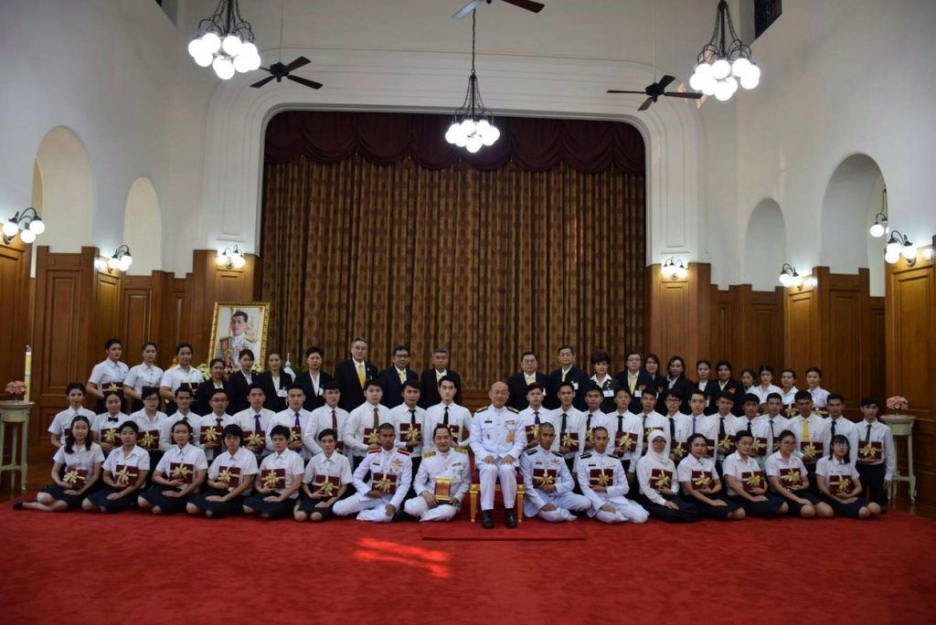 <center>ภาควิชาฯขอแสดงความยินดีกับภควัต หวังเกรียงไกร </br>ได้เข้ารับรางวัลพระราชทาน เหรียญรางวัล เรียนดี</center> - รูปภาพที่ 4