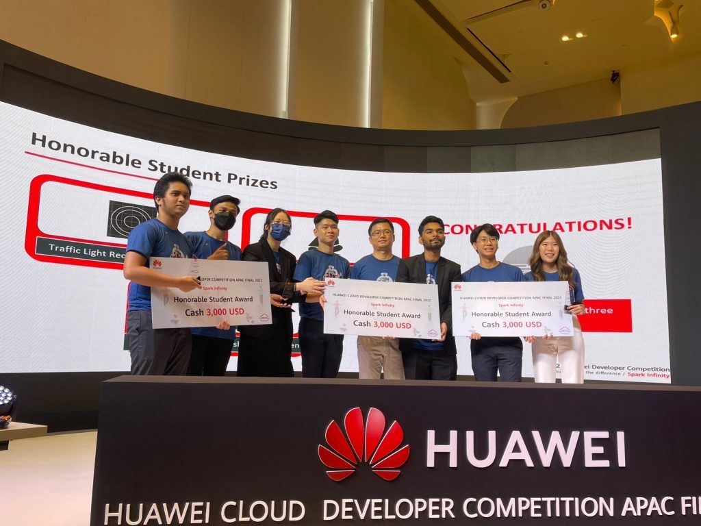 ขอแสดงความยินดีกับนิสิตที่รับรางวัล  Honorable Student Award ของ HUAWEI - รูปภาพที่ 6