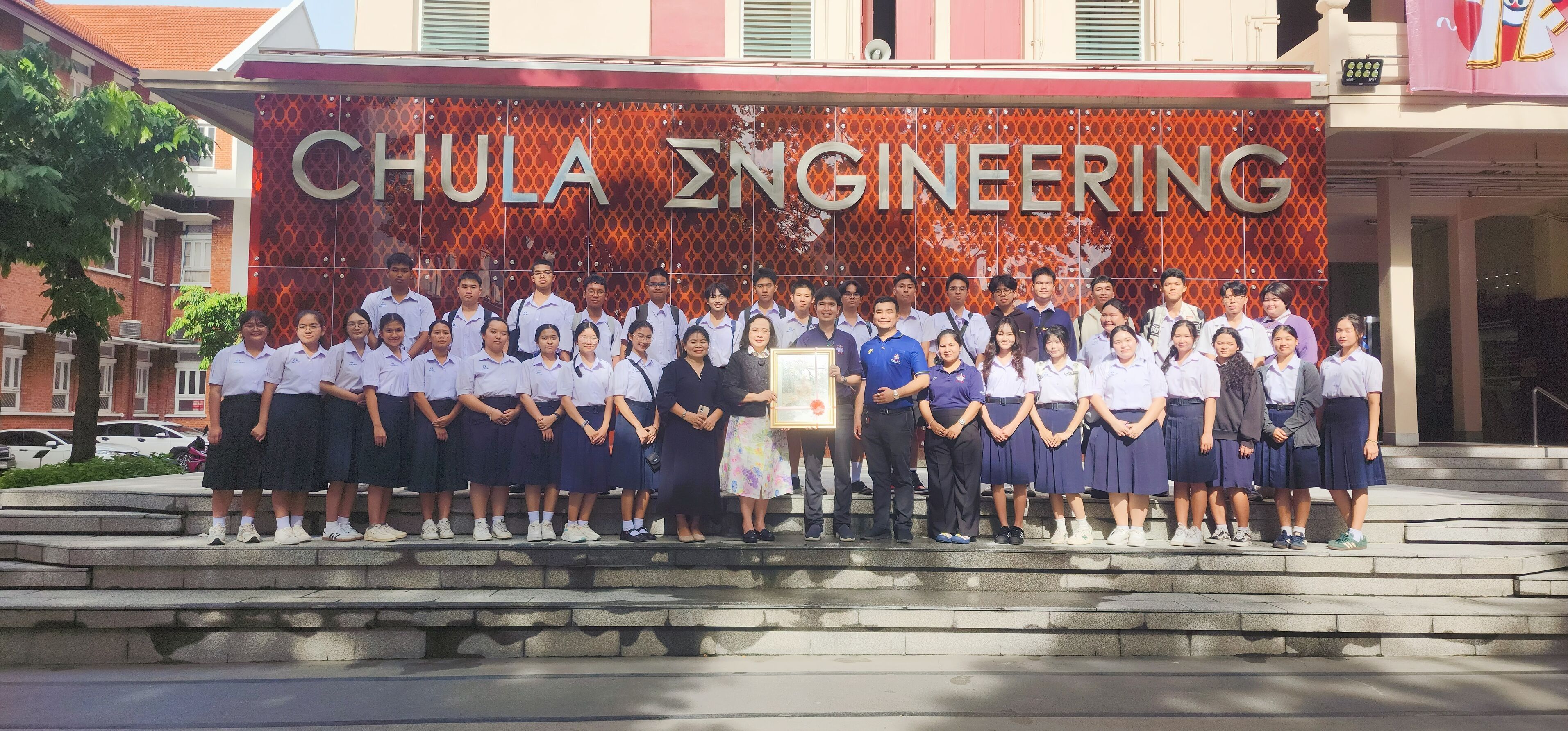 🥳ภาควิชาวิศวกรรมคอมพิวเตอร์ให้การต้อนรับคณะอาจารย์และนักเรียนจากโรงเรียนสุราษฎร์ธานีเข้าเยี่ยมชมภาควิชาวิศวกรรมคอมพิวเตอร์ - รูปภาพที่ 4