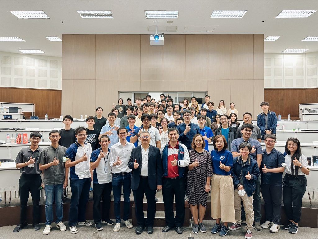 ภาควิชาวิศวกรรมคอมพิวเตอร์ขอแสดงความยินดีกับนิสิตที่ได้รับรางวัลชนะเลิศ (Cyclone V GX Starter Kit) คุณธนวินท์ ทีวะเวช นิสิตในที่ปรึกษา รศ.ดร.เกริก ภิรมย์โสภา - รูปภาพที่ 2