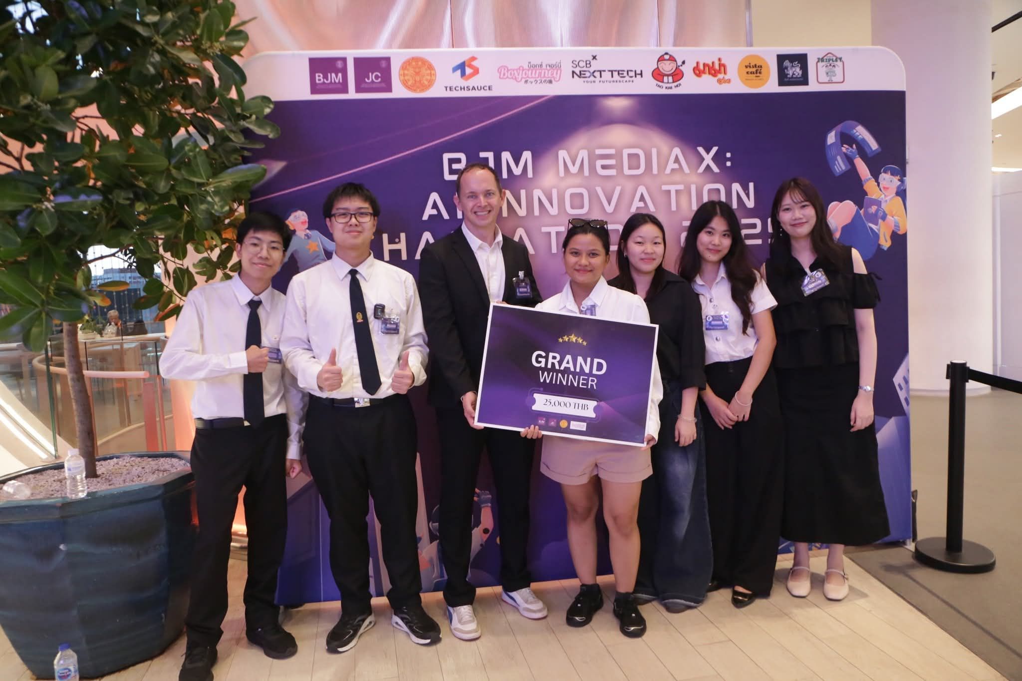 The Department of Computer Engineering, Faculty of Engineering, Chulalongkorn University, would like to extend its warmest congratulations to the students from the Computer Engineering and Digital Technology program for their outstanding achievement in the BJM MediaX: AI Innovation Hackathon 2025 – AI x Communication: Strategies, Stories, Society contest. - รูปภาพที่ 5