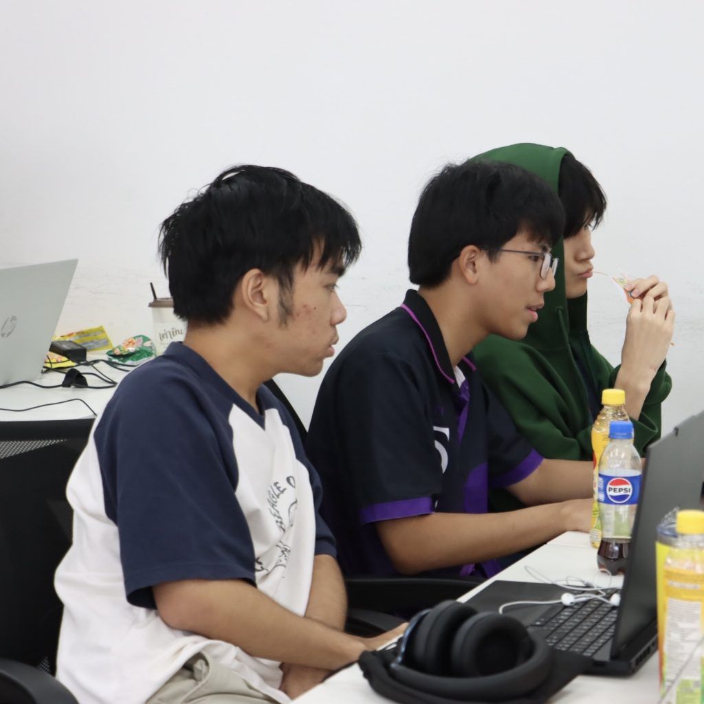 ภาควิชาวิศวกรรมคอมพิวเตอร์ คณะวิศวกรรมศาสตร์ จุฬาลงกรณ์มหาวิทยาลัย ขอร่วมแสดงความยินดีกับนิสิตที่คว้ารางวัล ชนะเลิศอันดับ 1 และ รางวัลชมเชย จากการแข่งขัน Agentic AI for Healthcare Hackathon ซึ่งจัดขึ้นระหว่างวันที่ 31 กรกฎาคม – 2 สิงหาคม 2568 ณ CMKL University - รูปภาพที่ 5