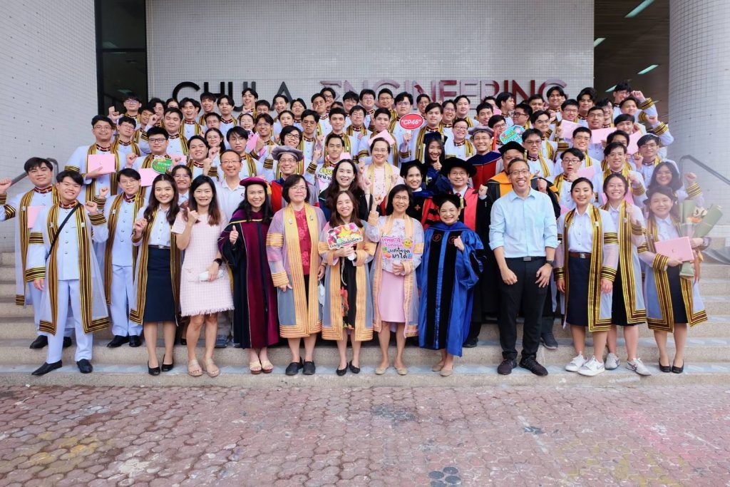 ภาควิชาฯ ขอแสดงความยินดีแก่บัณฑิต ระดับปริญญาบัณฑิตของภาควิชาฯ ในโอกาสสำเร็จการศึกษาและรับพระราชทานปริญญาบัตรประจำปีการศึกษา 2565 - รูปภาพที่ 1