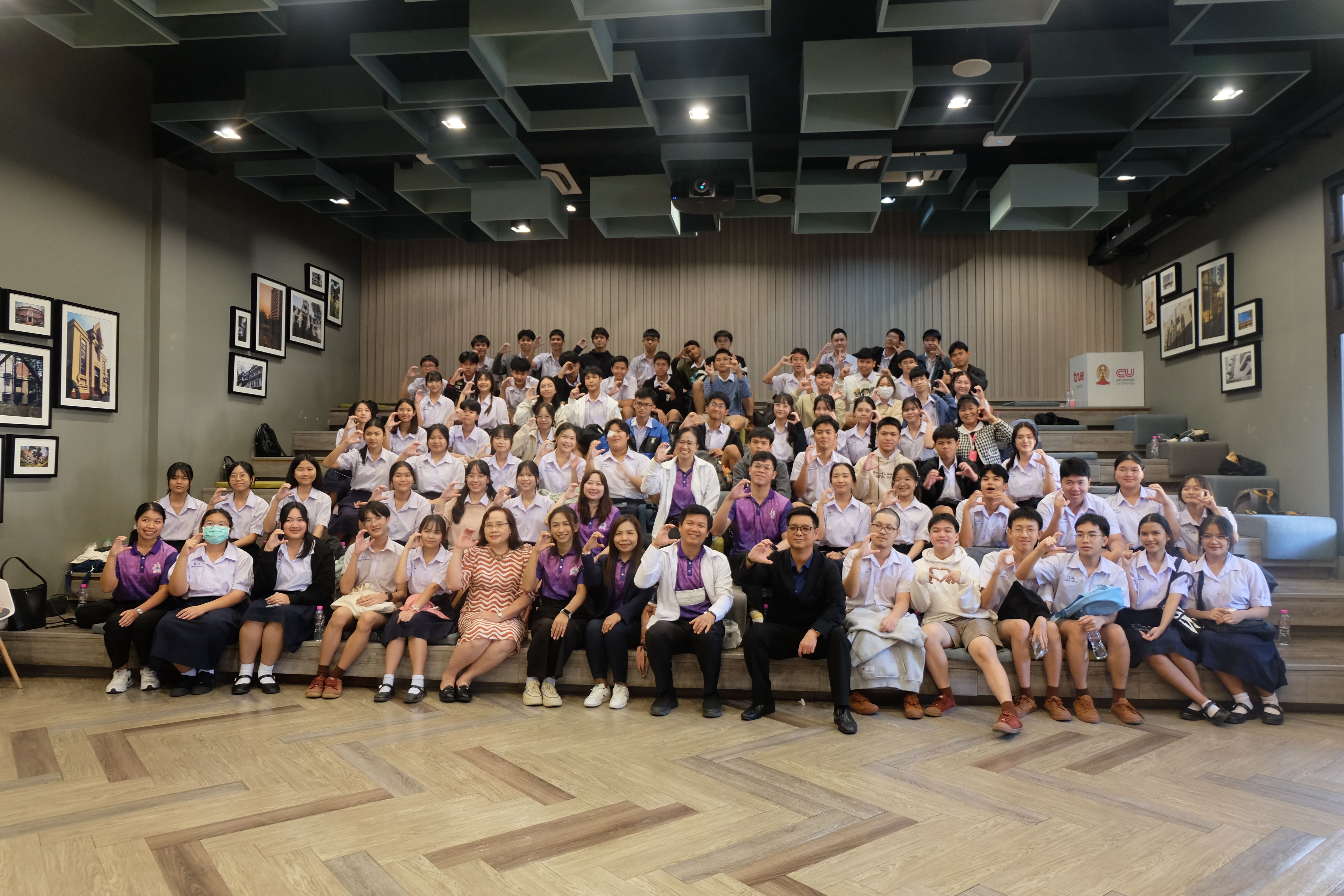 ภาควิชาวิศวกรรมคอมพิวเตอร์ต้อนรับคณะอาจารย์และนักเรียนจากโรงเรียนเบ็ญจะมะมหาราช จังหวัดอุบลราชธานี