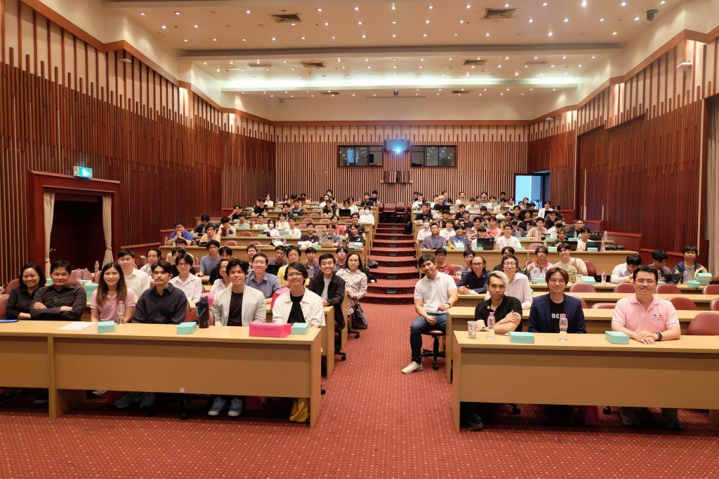 รูปภาพกิจกรรม "การเตรียมความพร้อมสู่โลกอาชีพ เส้นทางสู่ความสำเร็จหลังรั้วมหาวิทยาลัย " - รูปภาพที่ 1