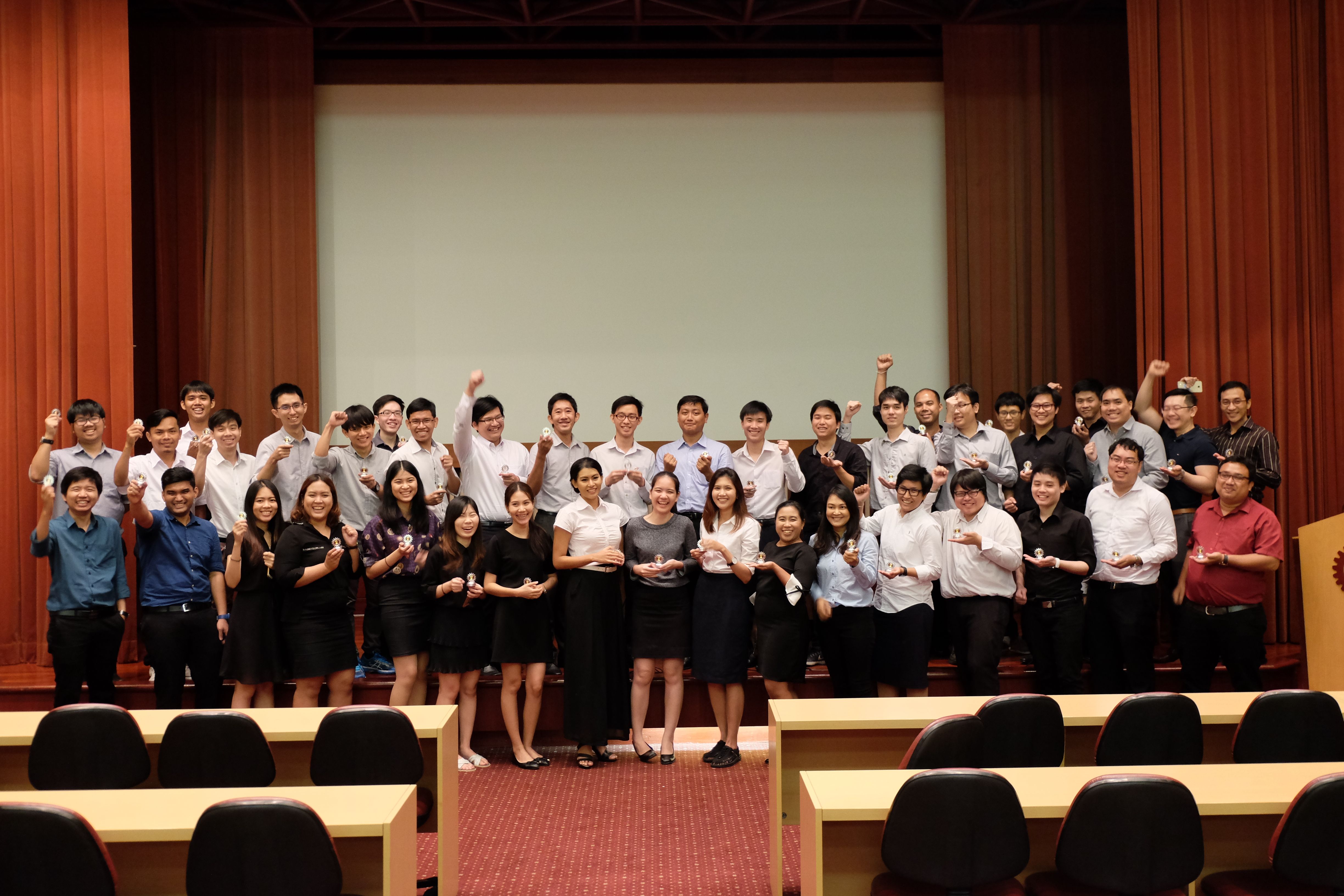 ภาพกิจกรรมงานปัจฉิมนิเทศนิสิตบัณฑิตศึกษา ประจำปีการศึกษา 2559 - รูปภาพที่ 6