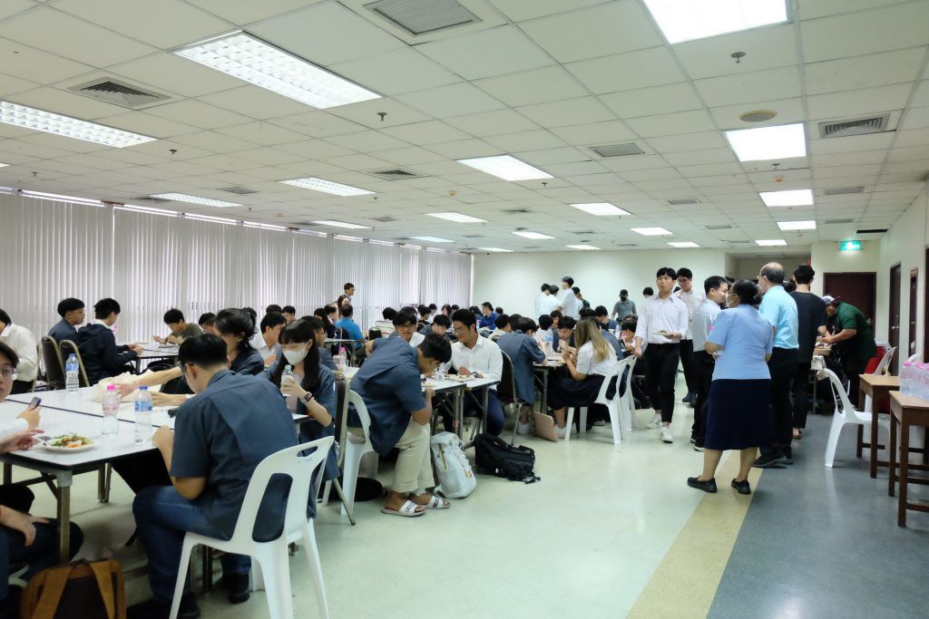 ภาพบรรยากาศ งานปัจฉิมนิเทศนิสิตระดับปริญญาตรี ภาควิชาวิศวกรรมคอมพิวเตอร์ ประจำปีการศึกษา 2566 - รูปภาพที่ 2