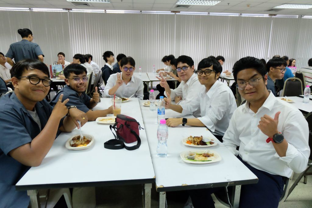 ภาพบรรยากาศ งานปัจฉิมนิเทศนิสิตระดับปริญญาตรี ภาควิชาวิศวกรรมคอมพิวเตอร์ ประจำปีการศึกษา 2566 - รูปภาพที่ 4
