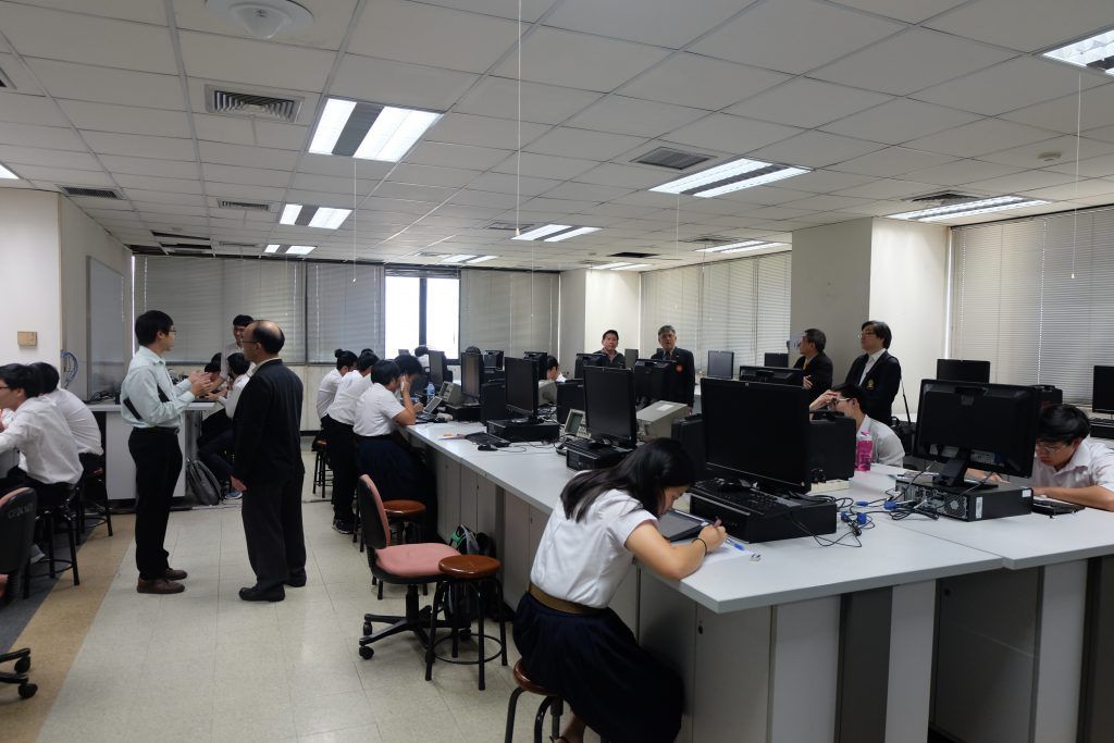 การตรวจเยี่ยมสถาบันการศึกษาหลักสูตรวิศวกรรมศาสตรบัณฑิต</br> สาขาวิชาวิศวกรรมคอมพิวเตอร์ จุฬาลงกรณ์มหาวิทยาลัย - รูปภาพที่ 5