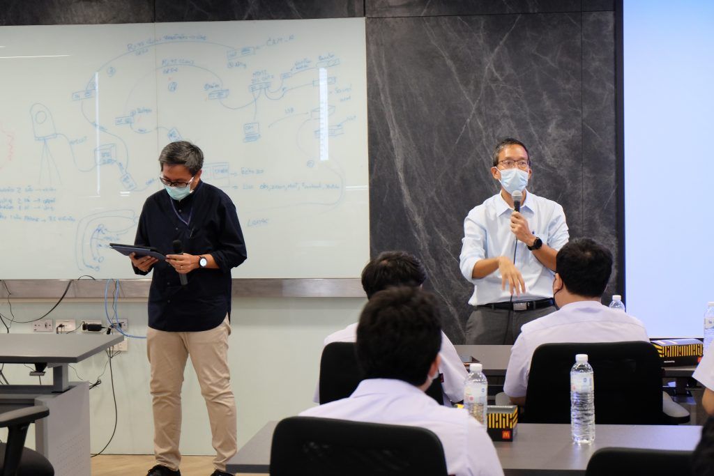 คณะอาจารย์และนักเรียนจากโรงเรียนสวนกุหลาบเข้ามาเยี่ยมชมภาควิชาฯ - รูปภาพที่ 3