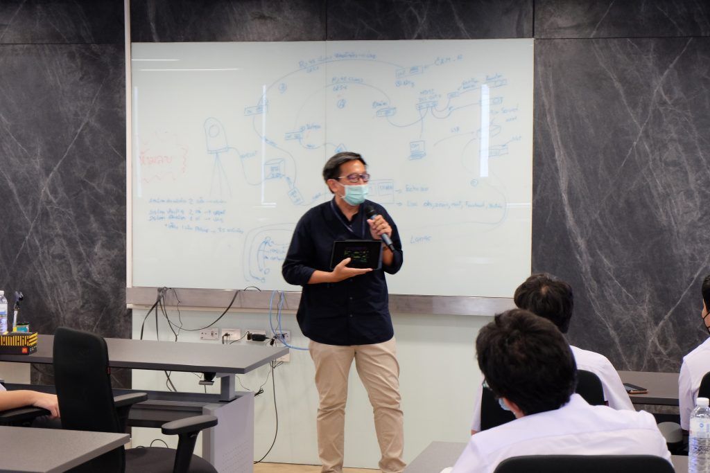 คณะอาจารย์และนักเรียนจากโรงเรียนสวนกุหลาบเข้ามาเยี่ยมชมภาควิชาฯ - รูปภาพที่ 4