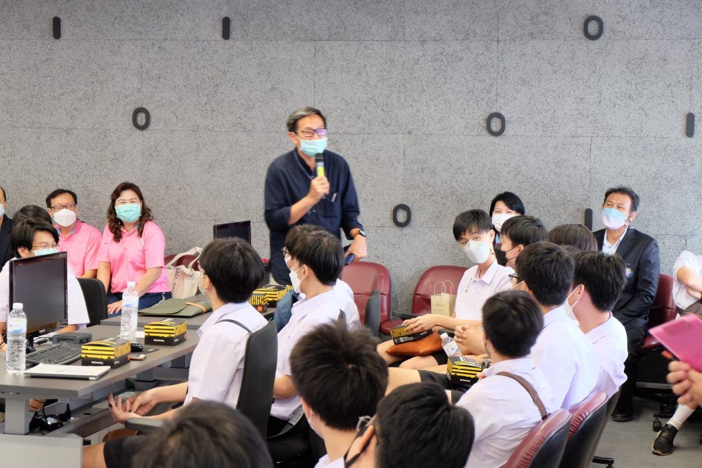 คณะอาจารย์และนักเรียนจากโรงเรียนสวนกุหลาบเข้ามาเยี่ยมชมภาควิชาฯ - รูปภาพที่ 5