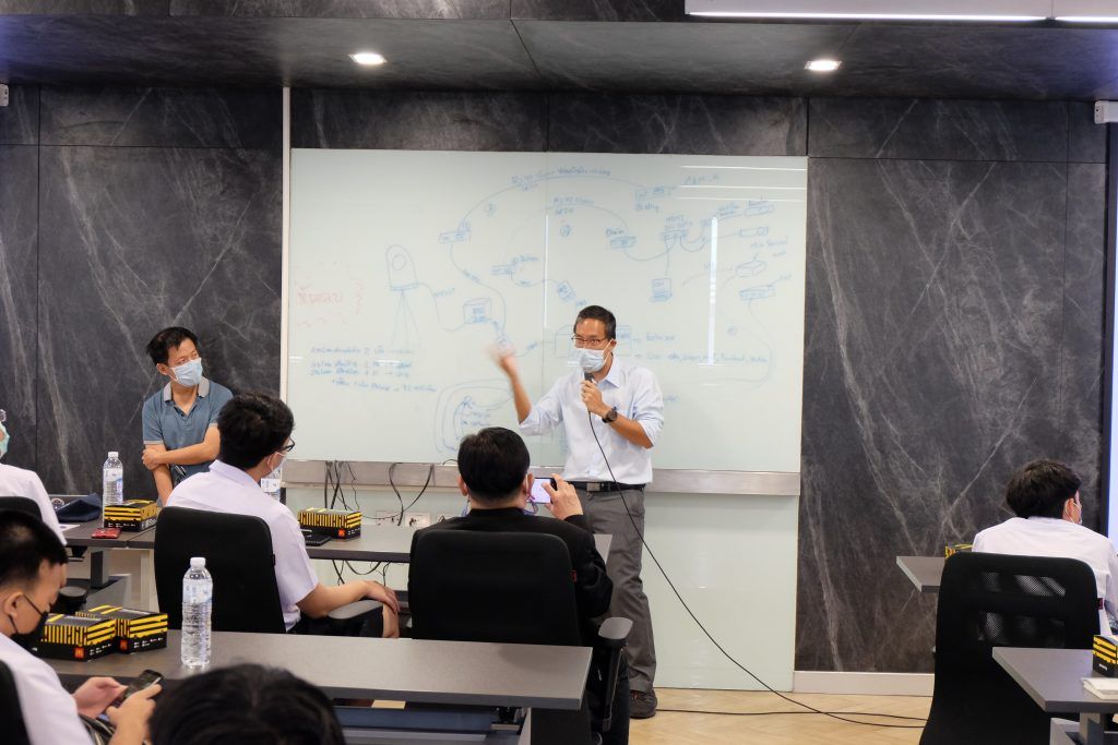 คณะอาจารย์และนักเรียนจากโรงเรียนสวนกุหลาบเข้ามาเยี่ยมชมภาควิชาฯ - รูปภาพที่ 6