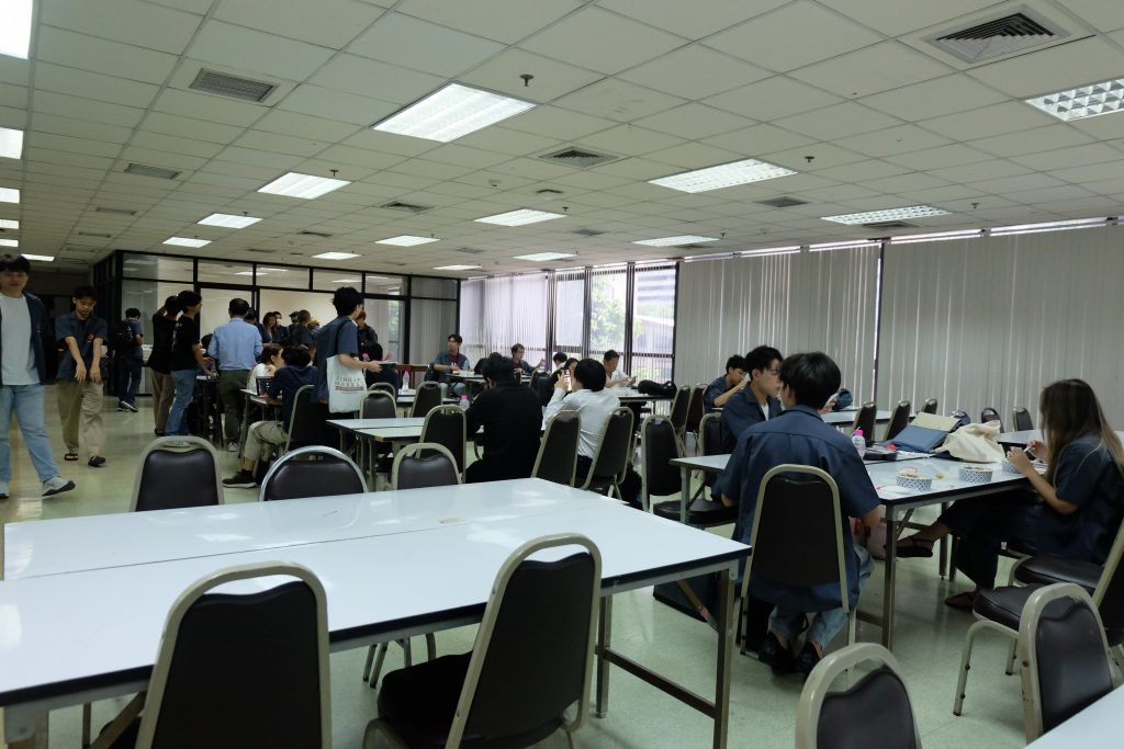 ภาพบรรยากาศกิจกรรมต้อนรับนิสิต CP (หลักสูตรวิศวกรรมศาสตรบัณฑิต สาขาวิชาวิศวกรรมคอมพิวเตอร์) ชั้นปีที่ 2 งานปฐมนิเทศเข้าสู่ภาควิชาวิศวกรรมคอมพิวเตอร์ - รูปภาพที่ 3