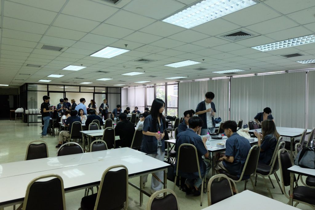 ภาพบรรยากาศกิจกรรมต้อนรับนิสิต CP (หลักสูตรวิศวกรรมศาสตรบัณฑิต สาขาวิชาวิศวกรรมคอมพิวเตอร์) ชั้นปีที่ 2 งานปฐมนิเทศเข้าสู่ภาควิชาวิศวกรรมคอมพิวเตอร์ - รูปภาพที่ 4