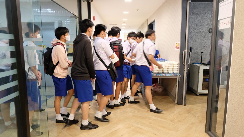 คณะอาจารย์และนักเรียน(ม.4-ม.5)โรงเรียนอัสสัมชัญบางรัก เยี่ยมชมภาควิชาฯ - รูปภาพที่ 5