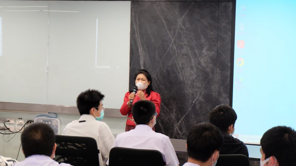 ภาพบรรยากาศคณะอาจารย์และนักเรียนโรงเรียนกรุงเทพคริสเตียนเยี่ยมชมภาควิชาฯ - รูปภาพที่ 4