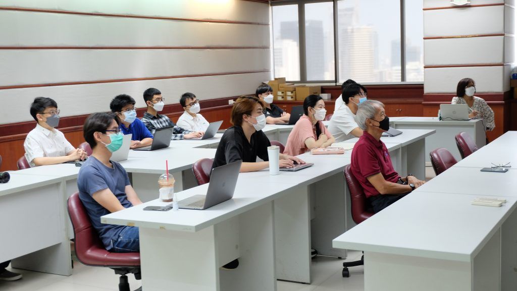 ภาพบรรยากาศ การบรรยายในหัวข้อ “Requirements Engineering for Modern Systems” โดย Prof. Bertrand Meyer จาก Constructor Institute, Schaffhausen, Switzerland - รูปภาพที่ 4