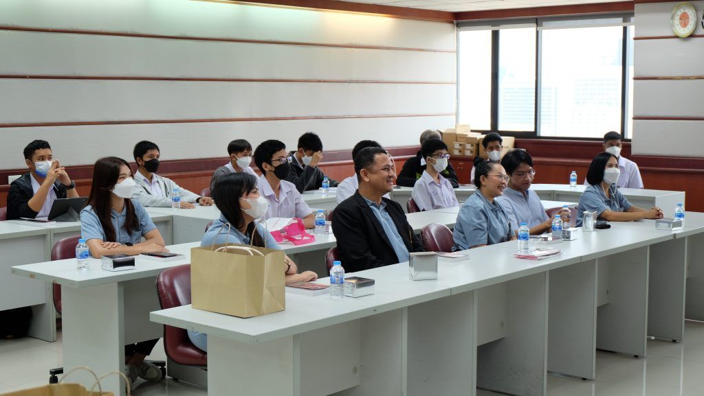 รูปบรรยากาศ คณะอาจารย์และนักเรียนโรงเรียนเบญจมราชูทิศ จ.นครศรีธรรมราช เข้าเยี่ยมชมภาควิชาฯ - รูปภาพที่ 6