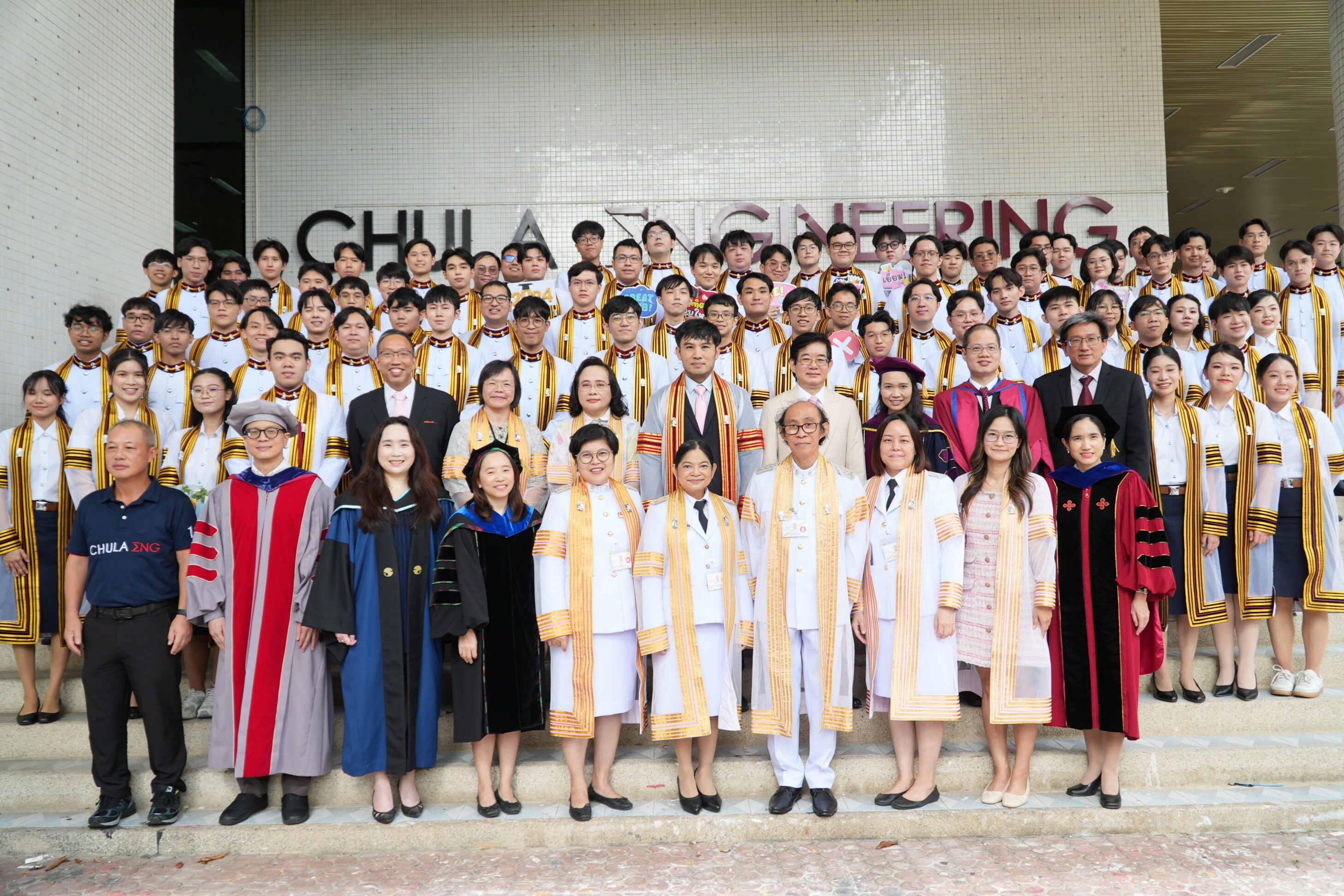 ภาควิชาวิศวกรรมคอมพิวเตอร์ ขอแสดงความยินดีแก่บัณฑิตระดับปริญญาบัณฑิตในโอกาสรับพระราชทานปริญญาบัตร - รูปภาพที่ 3