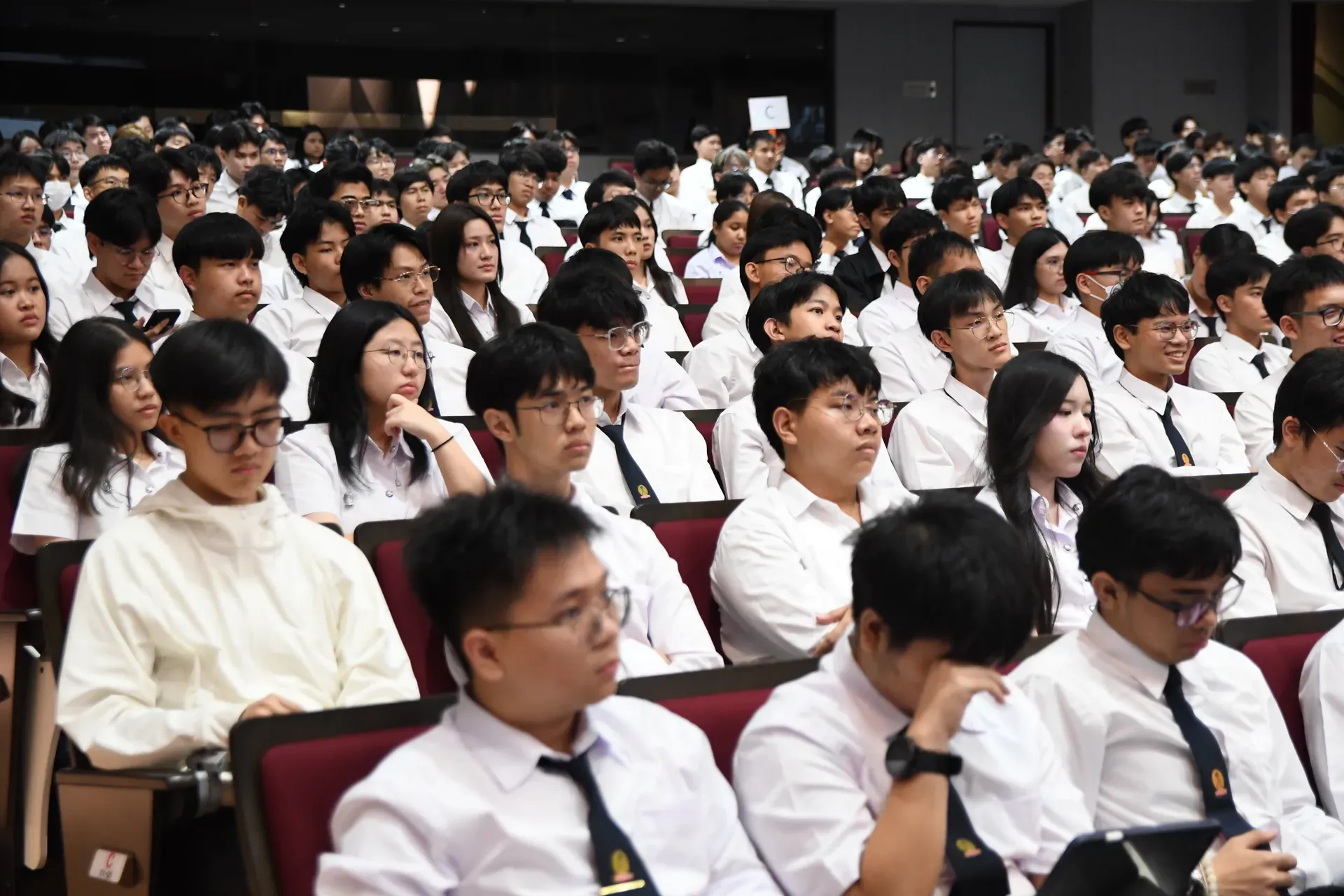 ประมวลภาพงานปฐมนิเทศนิสิต หลักสูตรวิศวกรรมคอมพิวเตอร์และเทคโนโลยีดิจิทัล (CEDT) ภาควิชาวิศวกรรมคอมพิวเตอร์ คณะวิศวกรรมศาสตร์ จุฬาลงกรณ์มหาวิทยาลัย  - รูปภาพที่ 2
