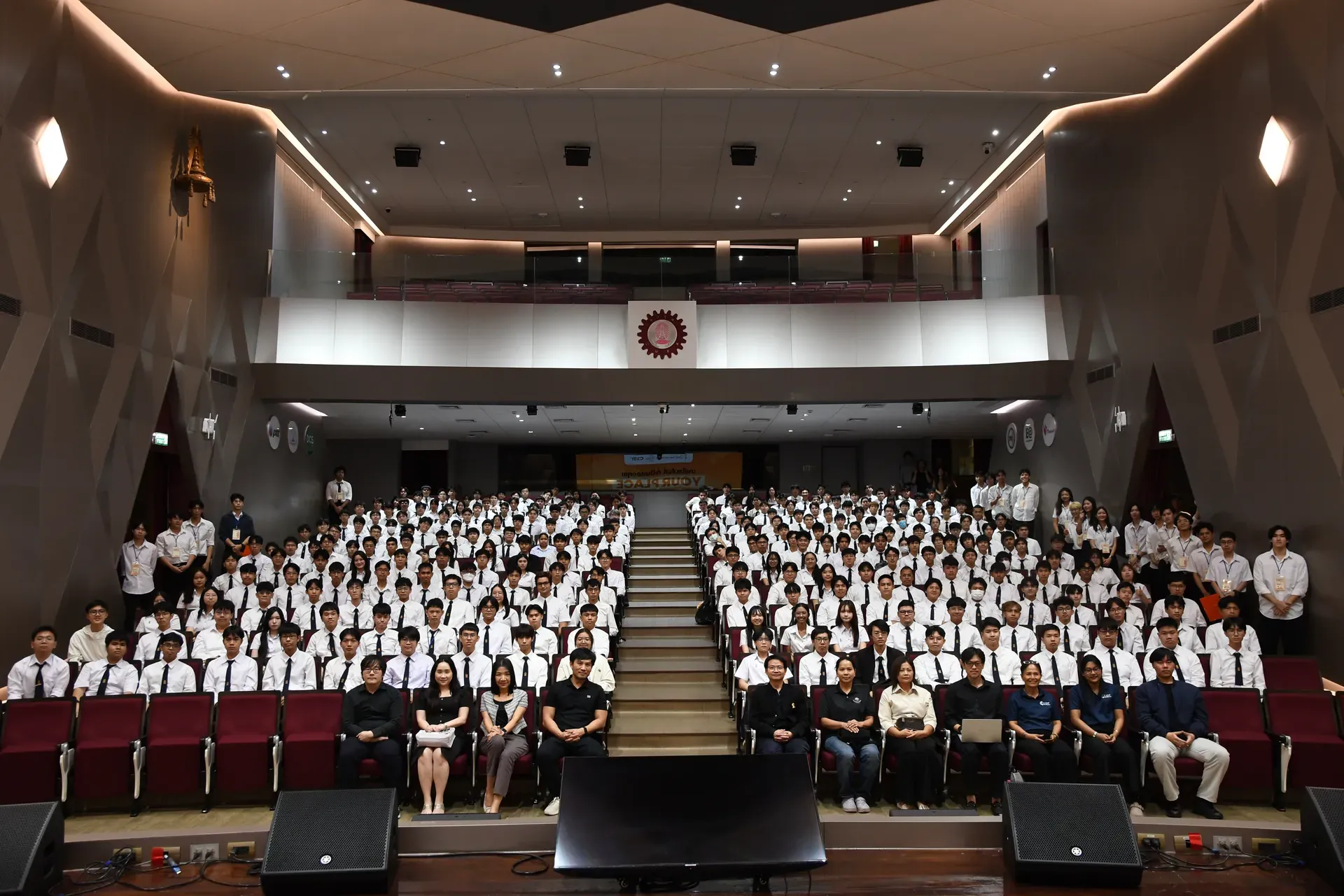 ประมวลภาพงานปฐมนิเทศนิสิต หลักสูตรวิศวกรรมคอมพิวเตอร์และเทคโนโลยีดิจิทัล (CEDT) ภาควิชาวิศวกรรมคอมพิวเตอร์ คณะวิศวกรรมศาสตร์ จุฬาลงกรณ์มหาวิทยาลัย  - รูปภาพที่ 5