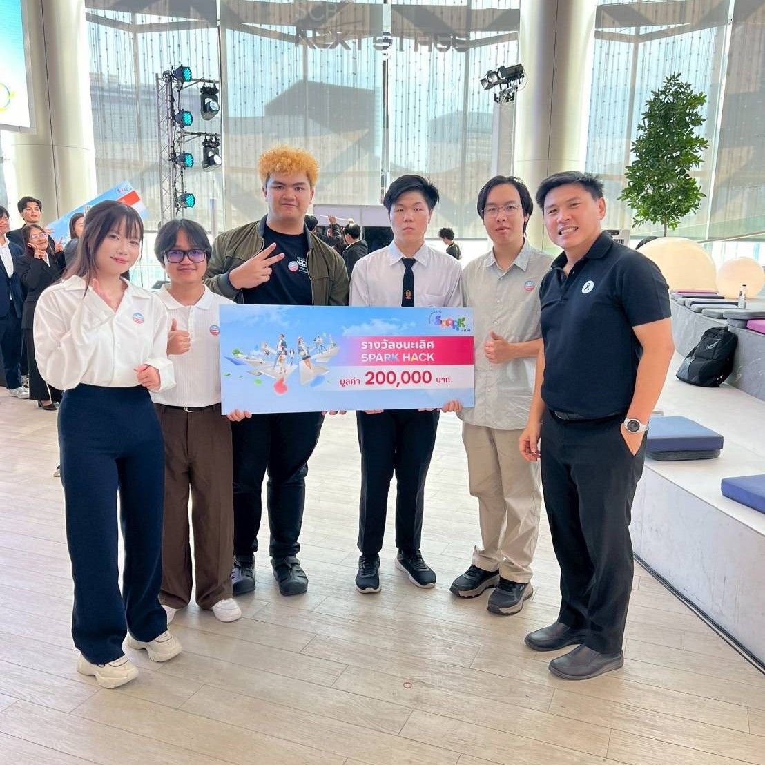 ภาควิชาวิศวกรรมคอมพิวเตอร์ขอแสดงความยินดีกับนิสิตที่คว้ารางวัลชนะเลิศอันดับ 1 ในงาน Spark Hack : Creating a Sustainable Future for All ในหัวข้อ นวัตกรรมการป้องกันประเทศ (Defense Innovations) - รูปภาพที่ 2