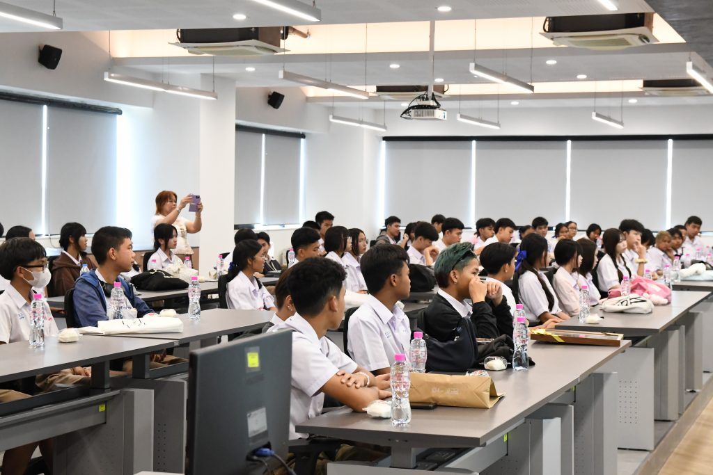 ? ภาควิชาวิศวกรรมคอมพิวเตอร์ คณะวิศวกรรมศาสตร์ จุฬาลงกรณ์มหาวิทยาลัยได้ให้การต้อนรับคณะอาจาร์ยและนักเรียนจากโรงเรียนศรีสะเกษวิทยาลัย มาเยี่ยมชมภาควิศวกรรมคอมพิวเตอร์? - รูปภาพที่ 3