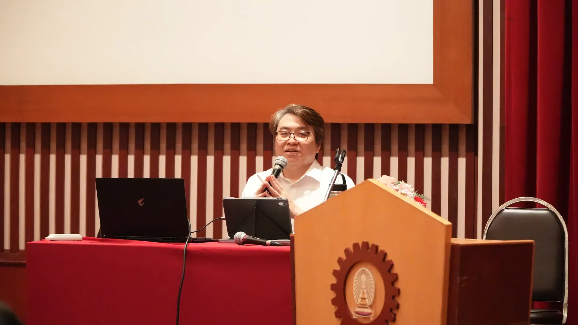 ภาพบรรยากาศงานปฐมนิเทศนิสิตใหม่ สาขาวิชาวิศวกรรมคอมพิวเตอร์ (CP53) ประจำปีการศึกษา 2569 - รูปภาพที่ 6