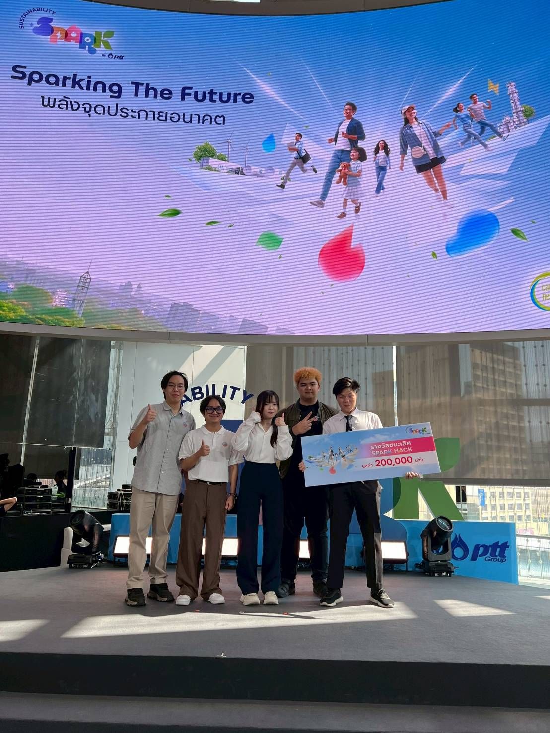 ภาควิชาวิศวกรรมคอมพิวเตอร์ขอแสดงความยินดีกับนิสิตที่คว้ารางวัลชนะเลิศอันดับ 1 ในงาน Spark Hack : Creating a Sustainable Future for All ในหัวข้อ นวัตกรรมการป้องกันประเทศ (Defense Innovations) - รูปภาพที่ 6