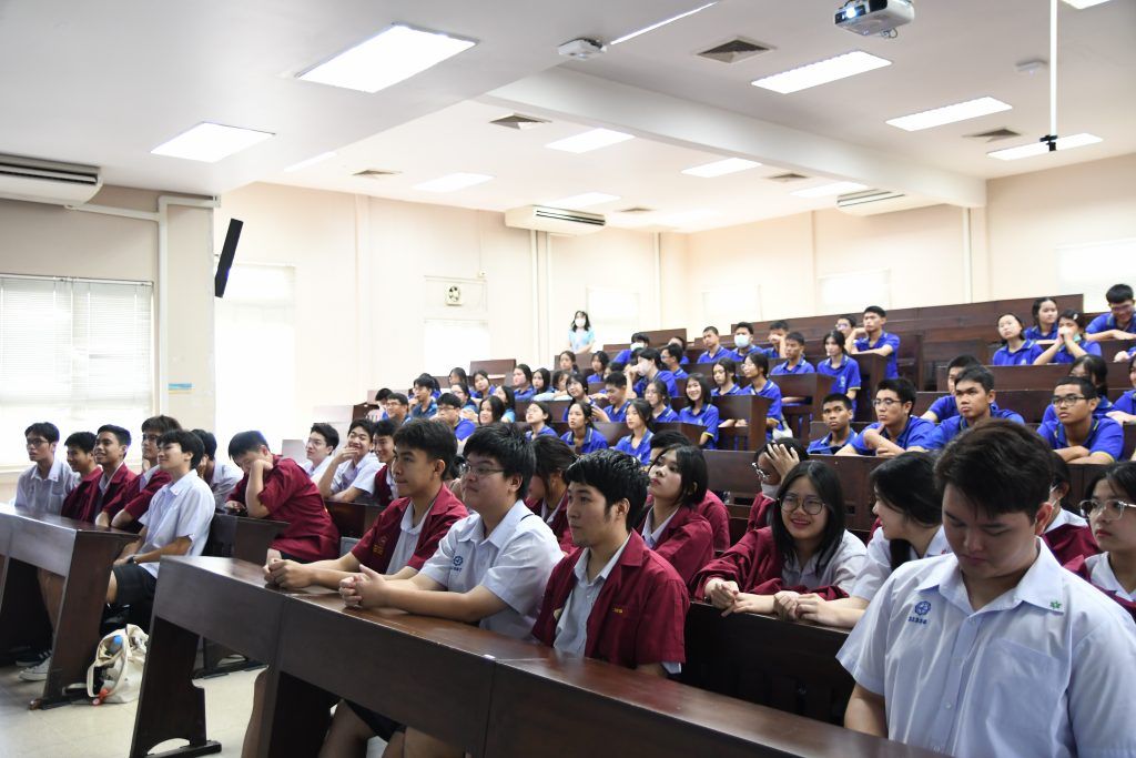 ?ภาควิชาวิศวกรรมคอมพิวเตอร์ต้อนรับคณะอาจารย์และนักเรียนจากโรงเรียนสาธิต มศว.ประสานมิตรและโรงเรียนเบญจมราชรังสฤษฎิ์ จ.ฉะเชิงเทรา? - รูปภาพที่ 4