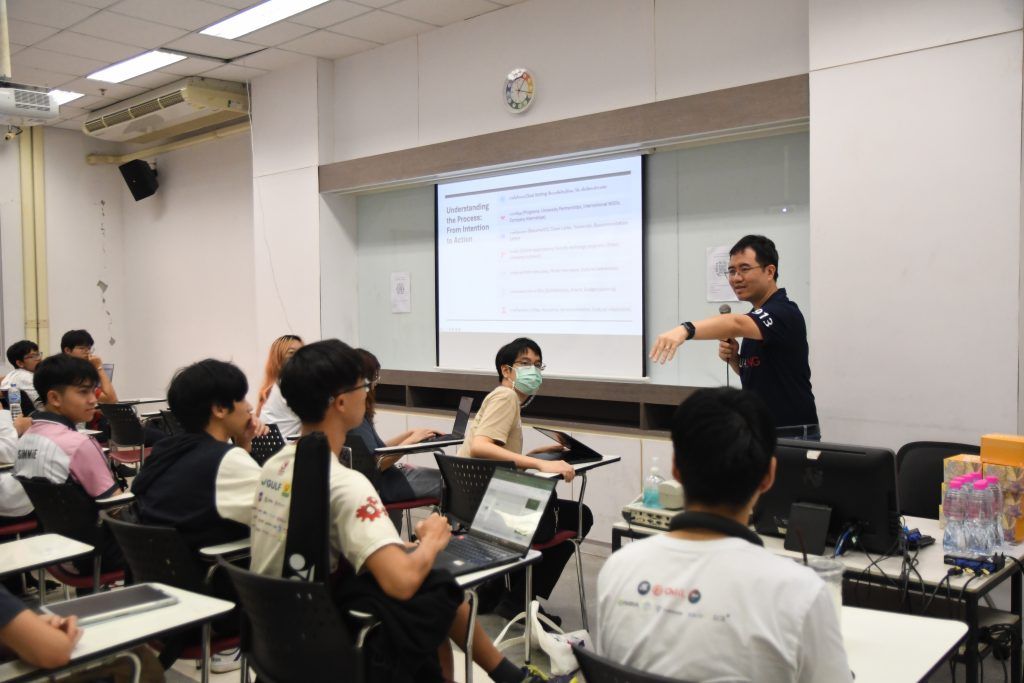 ? ประมวลภาพงานกิจกรรม Friday Activities (สัปดาห์ที่ 6) - รูปภาพที่ 6