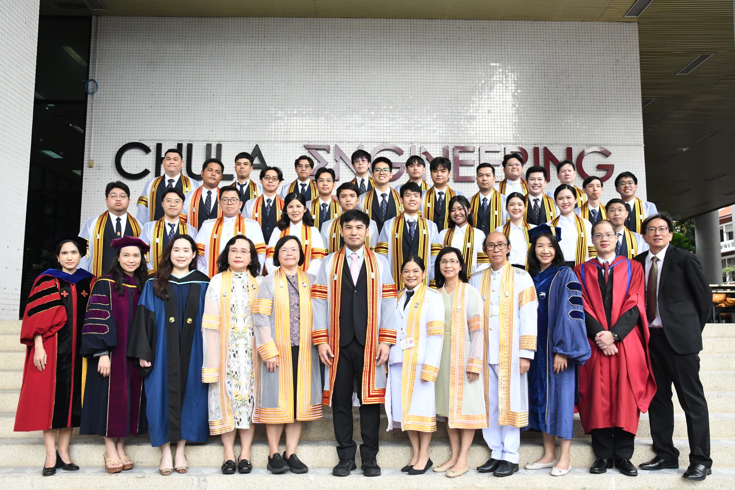 ภาควิชาวิศวกรรมคอมพิวเตอร์ ขอแสดงความยินดีแก่บัณฑิตระดับมหาบัณฑิต ดุษฎีบัณฑิตในโอกาสรับพระราชทานปริญญาบัตร - รูปภาพที่ 3