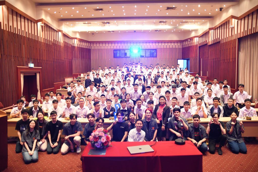 ประมวลภาพบรรยากาศสอบสัมภาษณ์ หลักสูตรวิศวกรรมศาสตรบัณฑิต (CP & CEDT ) TCAS1 68 - รูปภาพที่ 2