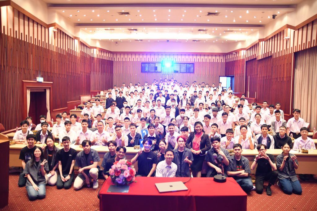 ประมวลภาพบรรยากาศสอบสัมภาษณ์ หลักสูตรวิศวกรรมศาสตรบัณฑิต (CP & CEDT ) TCAS1 68 - รูปภาพที่ 3