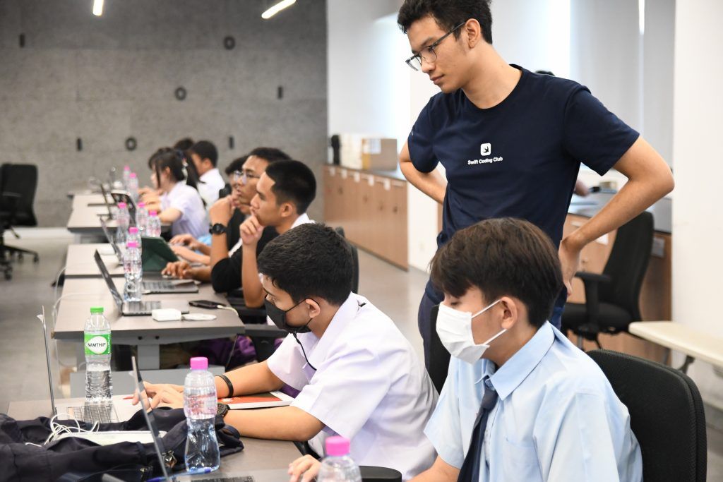 ประมวลภาพกิจกรรม iOS Developer Bootcamp ครั้งที่ 2 ภาควิชาวิศวกรรมคอมพิวเตอร์ ร่วมกับ Swift Coding Club Thailand และ DevCommu - รูปภาพที่ 6