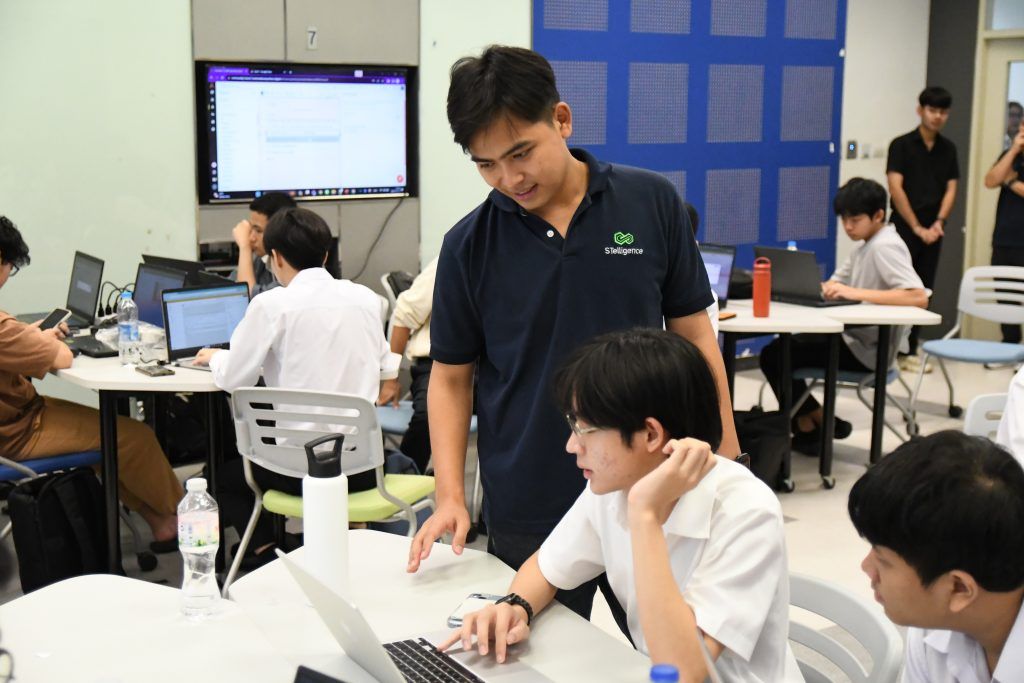 ประมวลภาพงานกิจกรรม Friday Activities ( สัปดาห์ที่ 12 ) - รูปภาพที่ 3