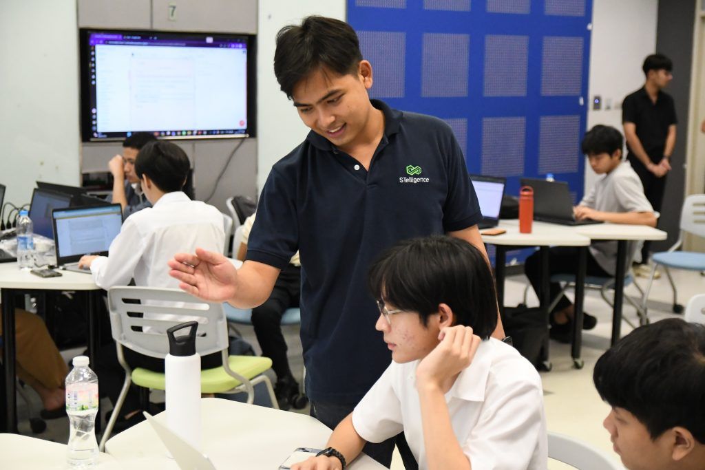 ประมวลภาพงานกิจกรรม Friday Activities ( สัปดาห์ที่ 12 ) - รูปภาพที่ 4