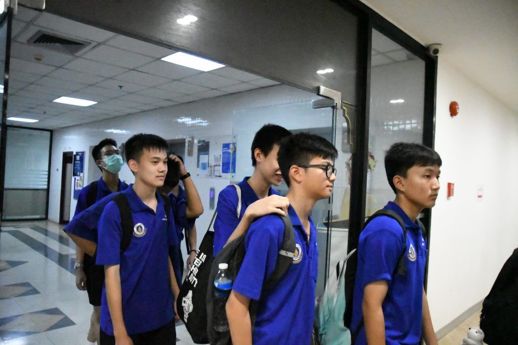ภาควิชาวิศวกรรมมคอมพิวเตอร์ คณะวิศวกรรมศาสตร์ จุฬาลงกรณ์มหาวิทยาลัย ได้ให้การต้อนรับคณะอาจารย์และนักเรียนจากโรงเรียนมหิดลวิทยานุสรณ์มาเยี่ยมชมภาควิศวกรรมคอมพิวเตอร์ - รูปภาพที่ 2
