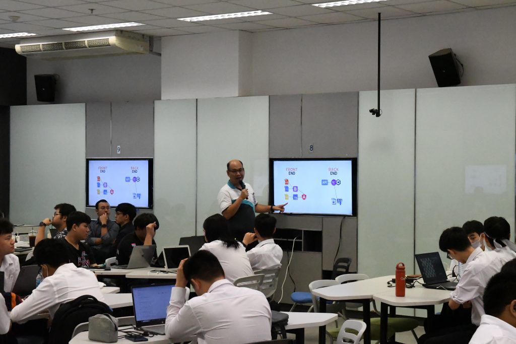 ?ประมวลภาพงานกิจกรรม Friday Activities ( สัปดาห์ที่ 3 )? - รูปภาพที่ 1