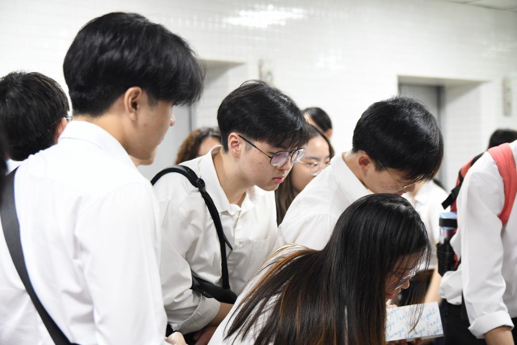 ภาพบรรยากาศงานปัจฉิมนิเทศนิสิตระดับปริญญาบัณฑิต ภาควิชาวิศวกรรมคอมพิวเตอร์ ประจำปีการศึกษาษา 2567 - รูปภาพที่ 6
