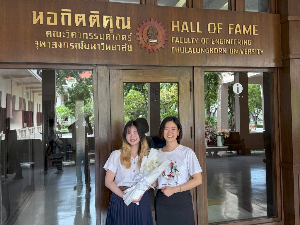 ? ?ผู้บริหาร Huawei และทีมงาน ได้ร่วมแสดงความยินดีกับ น.ส.วิชาดา ชัยประเสริฐสุด หรือ น้องเคอซา ที่ได้รับ ประกาศเกียรติคุณและรางวัล จากการทำกิจกรรมต่างๆ ในฐานะ Huawei Cloud Student Ambassador? ? - รูปภาพที่ 6
