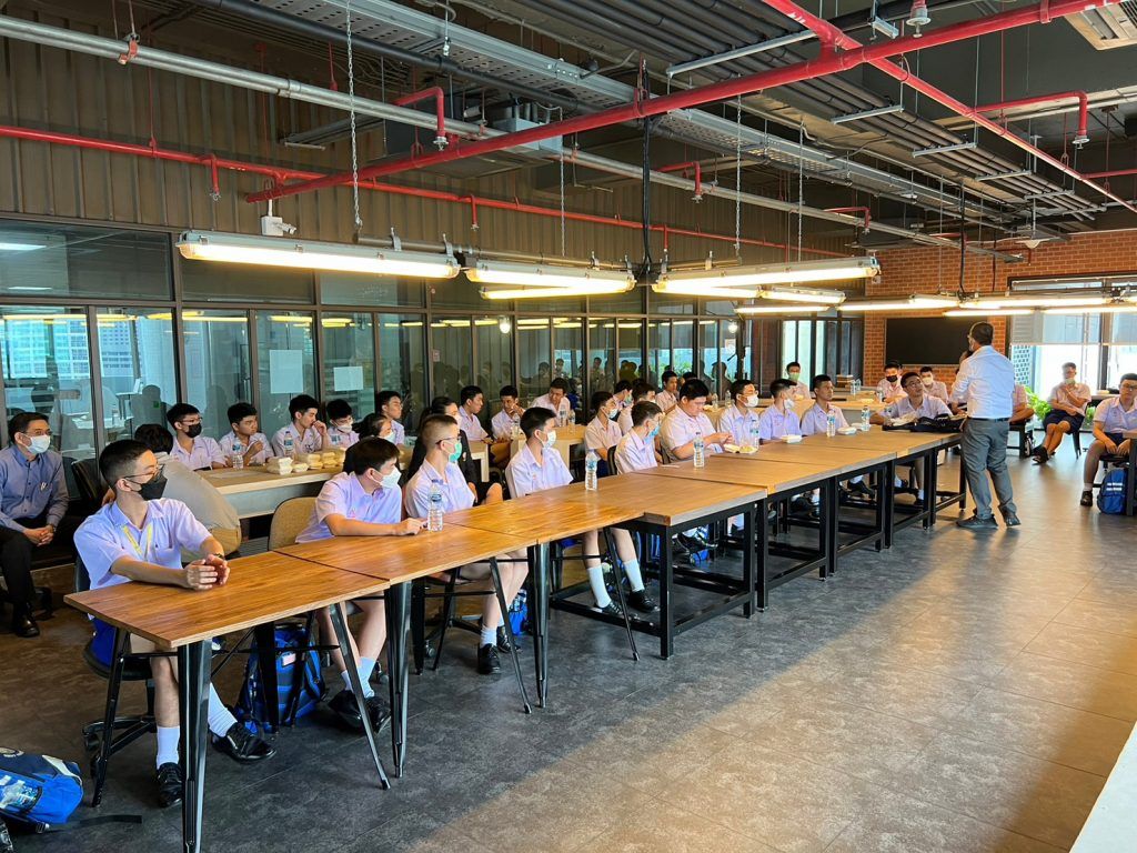 คณะอาจารย์และนักเรียนจากโรงเรียนเซนต์คาเบรียลเข้าเยี่ยมชมภาควิชาฯ - รูปภาพที่ 5