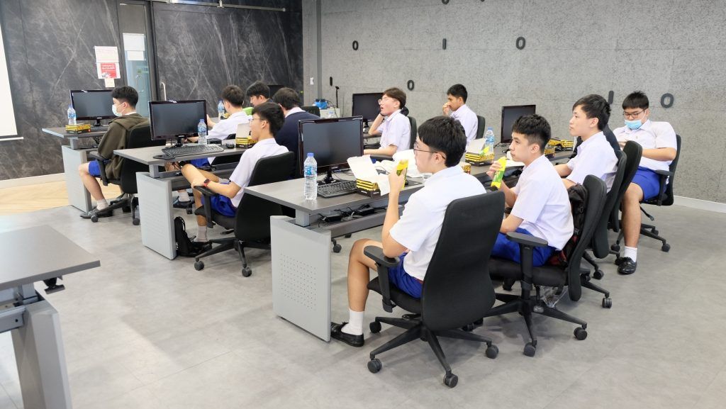 คณะอาจารย์และนักเรียนจาก รร.อัสสัมชัญบางรัก เยี่ยมชมภาควิชาฯ - รูปภาพที่ 6