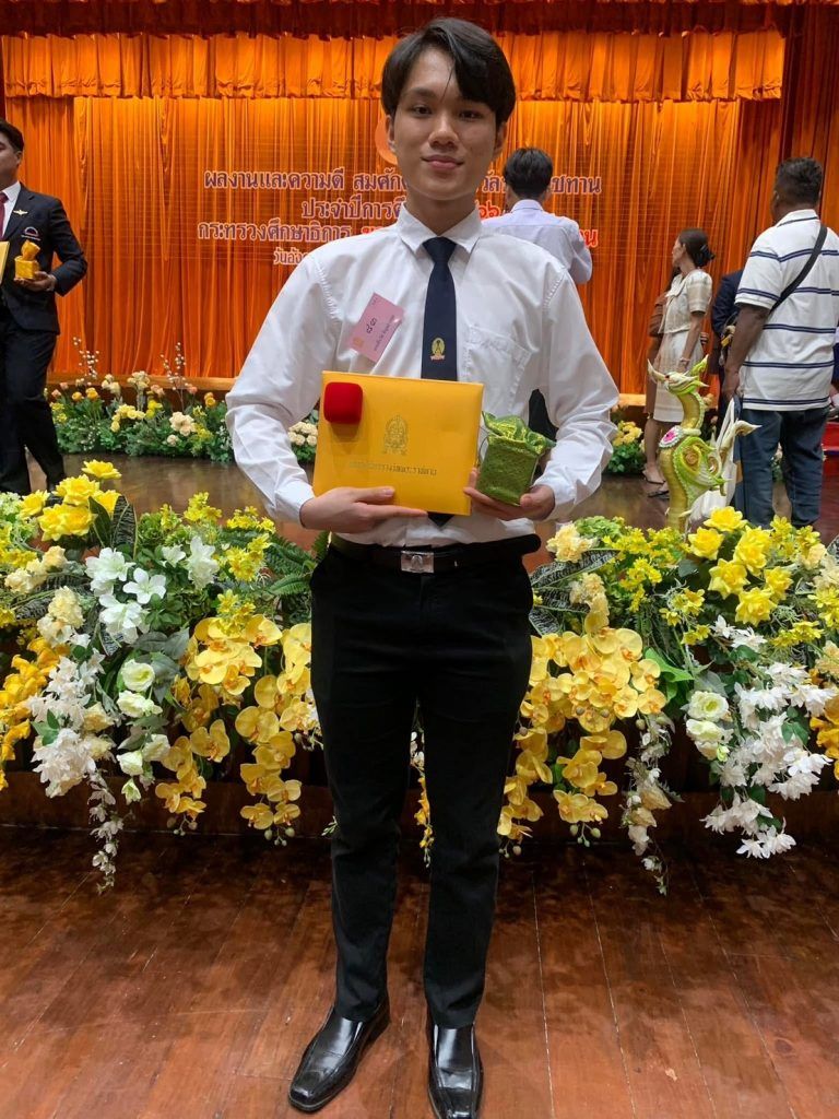 ภาควิชาวิศวกรรมคอมพิวเตอร์ คณะวิศวกรรมศาสตร์ จุฬาลงกรณ์มหาวิทยาลัย ขอแสดงความยินดีกับ นายพีรวัส พิบูลย์วรกุล - รูปภาพที่ 4